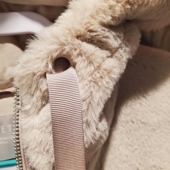 Athleta Ritual Fur Jacket Womens Size Medium - Picture 13 of 16